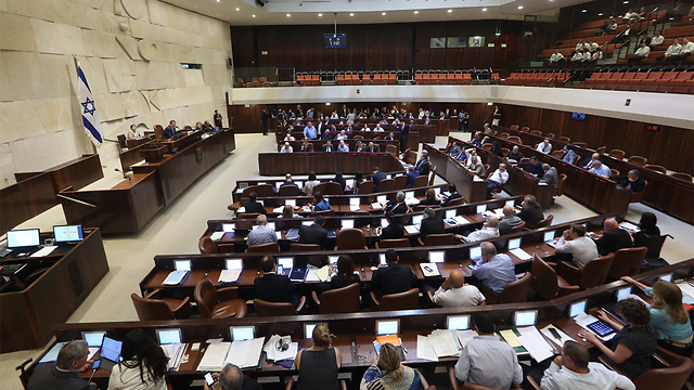 The opposition comes out in full force for question and answer session with Netanyahu (Photo: Gil Yohanan)