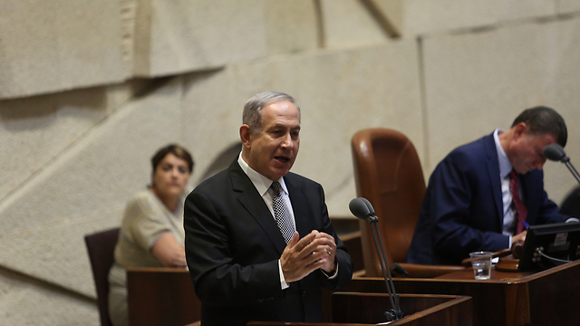 Netanyahu: Smug and at ease (Photo: Gil Yohanan)