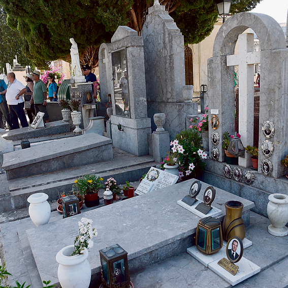 בית הקברות של העיירה קורליאונה | צילום: חיים הורנשטיין