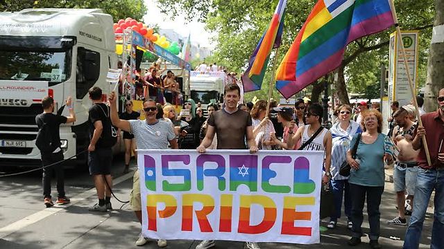 מצעד הגאווה בברלין. גאווה ישראלית (צילום: Burghard Mannhofer) (צילום: Burghard Mannhofer)