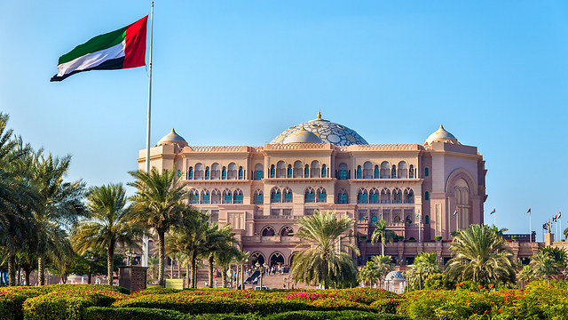 ארמון איחוד האמירויות שבאבו דאבי - 3 מיליארד דולר. זהו המלון השני הכי יקר בעולם (צילום: shutterstock) (צילום: shutterstock)