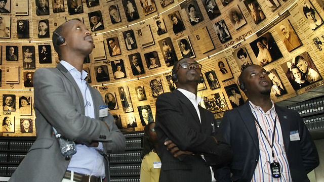Rwandan genocide survivors in a Yad Vashem seminar (Photo: Miryam Elstar)