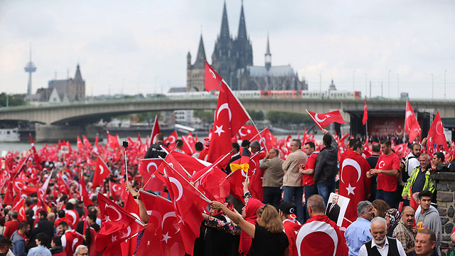 Erdoğan supporters in Germany (Photo: AFP)