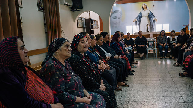 Iraqi Christian refugee women (Photo: AP)