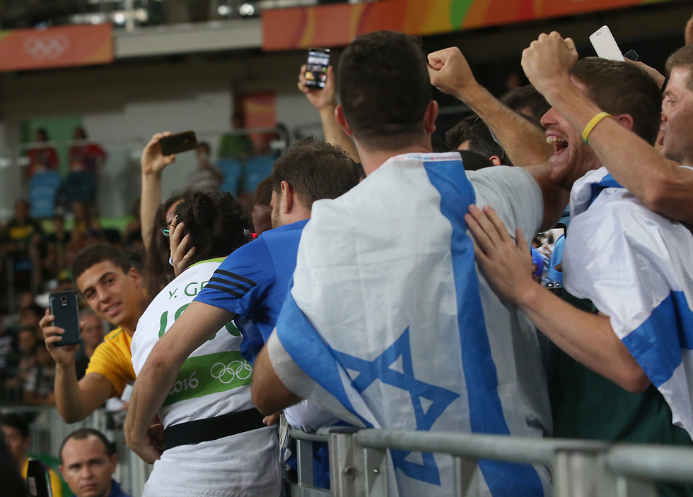 שמחה ישראלית ביציעים בריו (צילום: אורן אהרוני) (צילום: אורן אהרוני)
