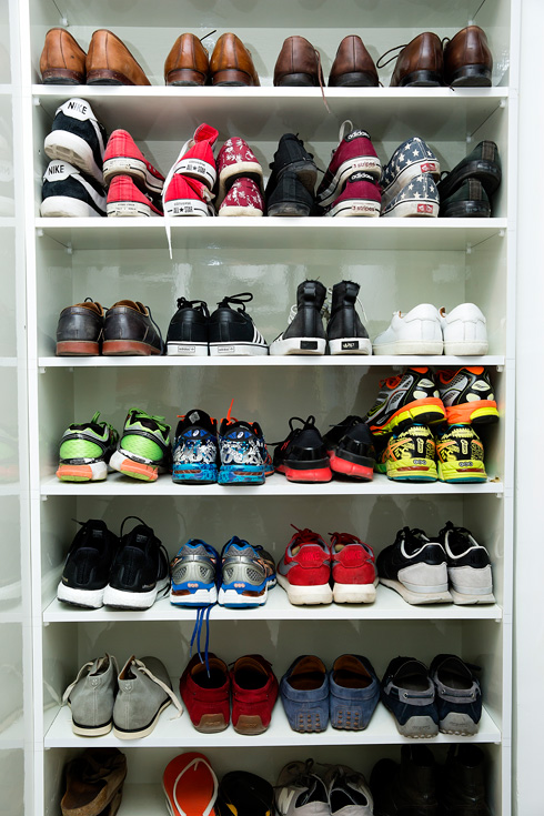 קסניה טרנטול: "הייתי זורקת חצי מהנעליים שלו. יש לו אוסף גדול מאוד" (צילום: ענבל מרמרי)