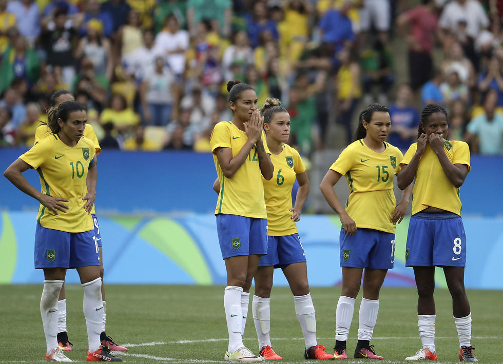 שחקניות נבחרת ברזיל (צילום: AP) (צילום: AP)
