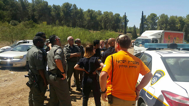 Search parties (Photo: Israel Police)