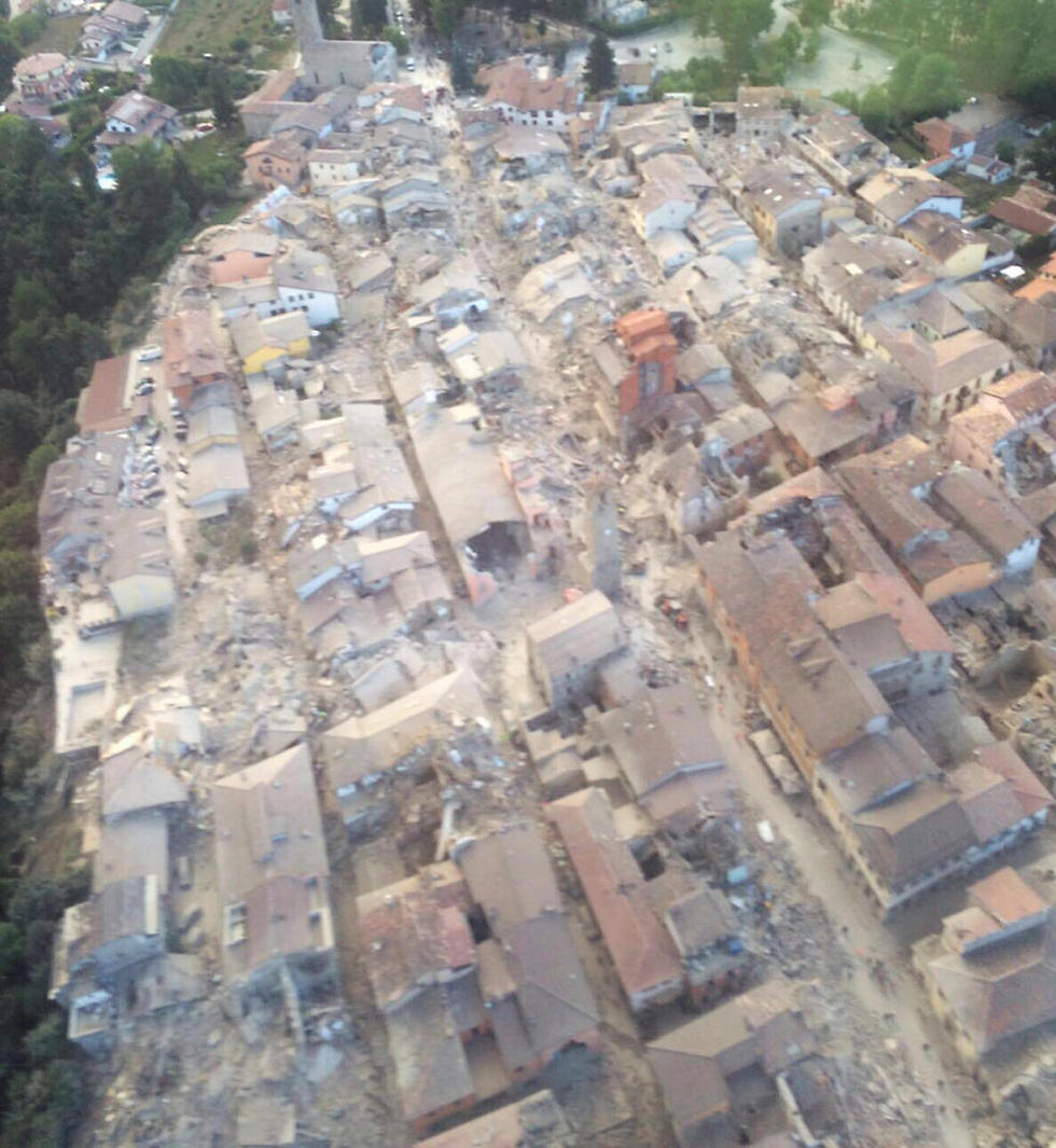 העיירה אמטריצ'ה. "75% מהעיירה נחרבו" (צילום: רויטרס) (צילום: רויטרס)