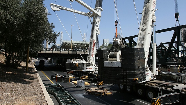 Train construction (Photo: Avi Moalem)