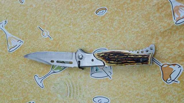 The knife found in the suspect's possession. (Photo: Israel Police Spokesperson)