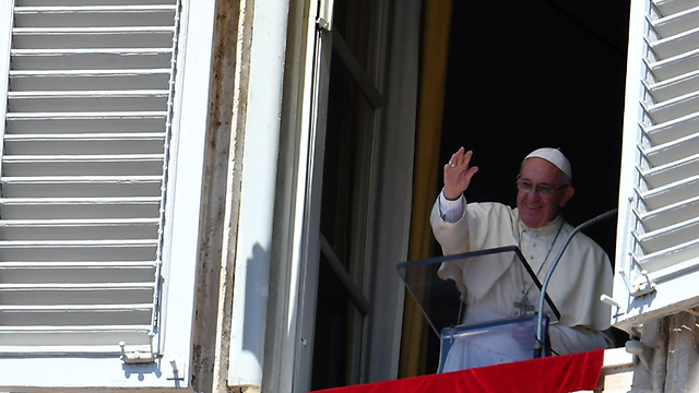 האפיפיור פרנסיסקוס. לא מעוניין בבית קיט (צילום: AFP) (צילום: AFP)
