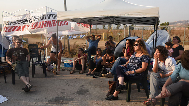 Protest tent on the norther border (Photo: Aviyahu Shapiro)