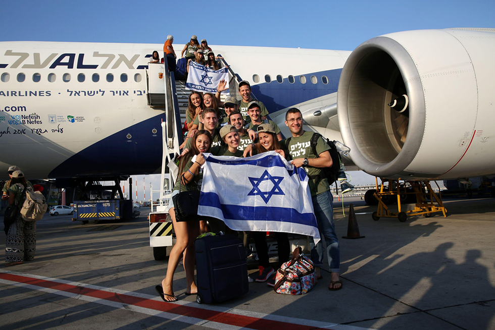 American Jews make Aliyah (Photo: Getty Images)