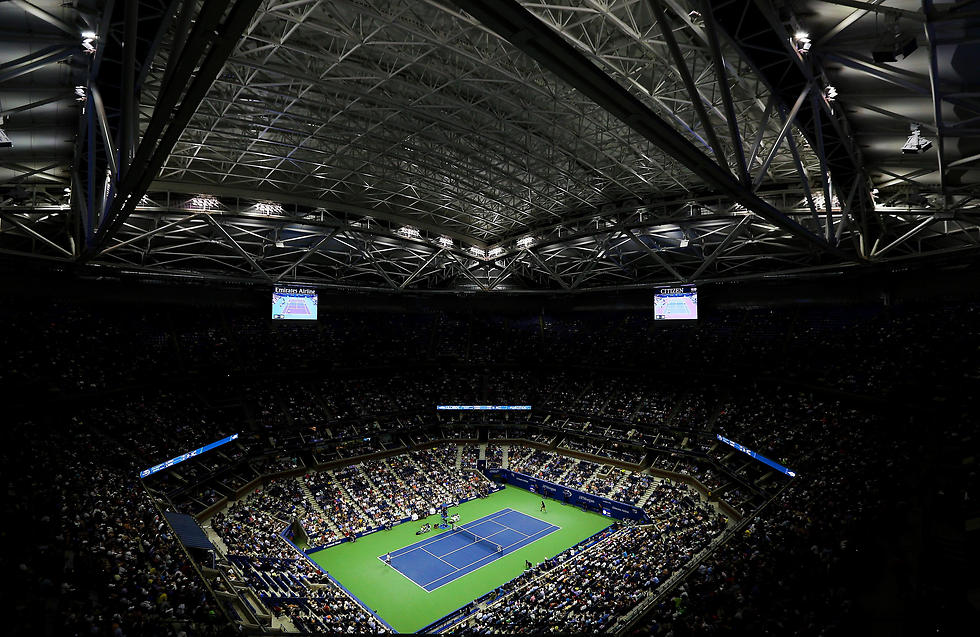 היסטוריה באליפות ארה"ב. הגג הסגור באצטדיון המרכזי (צילום: AFP) (צילום: AFP)