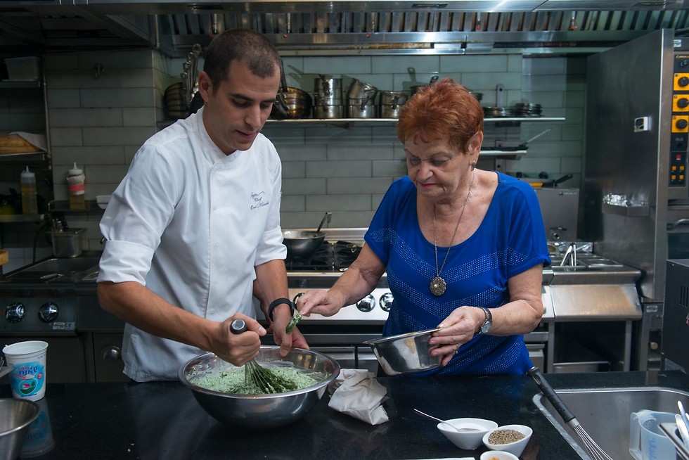 שושנה פרידריך והשף אוראל קימחי במטבח של מסעדת "פופינה" (צילום: ירון ברנר) (צילום: ירון ברנר)