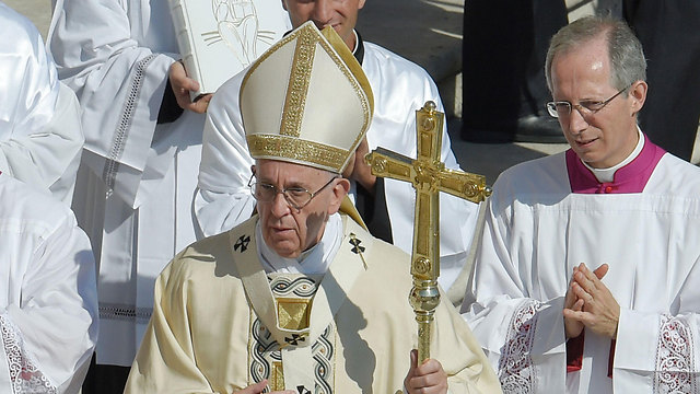 Pope Francis declaring Mother Teresa a saint (Photo: AFP)