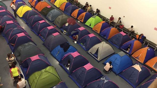 האוהלים באוניברסיטת טיאנג'ין ()