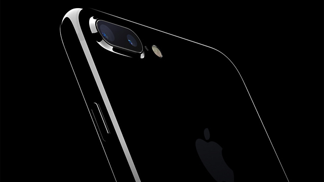 תקלת מיקרופון באייפון 7 ו-7 פלוס (צילום: Apple.com) (צילום: Apple.com)