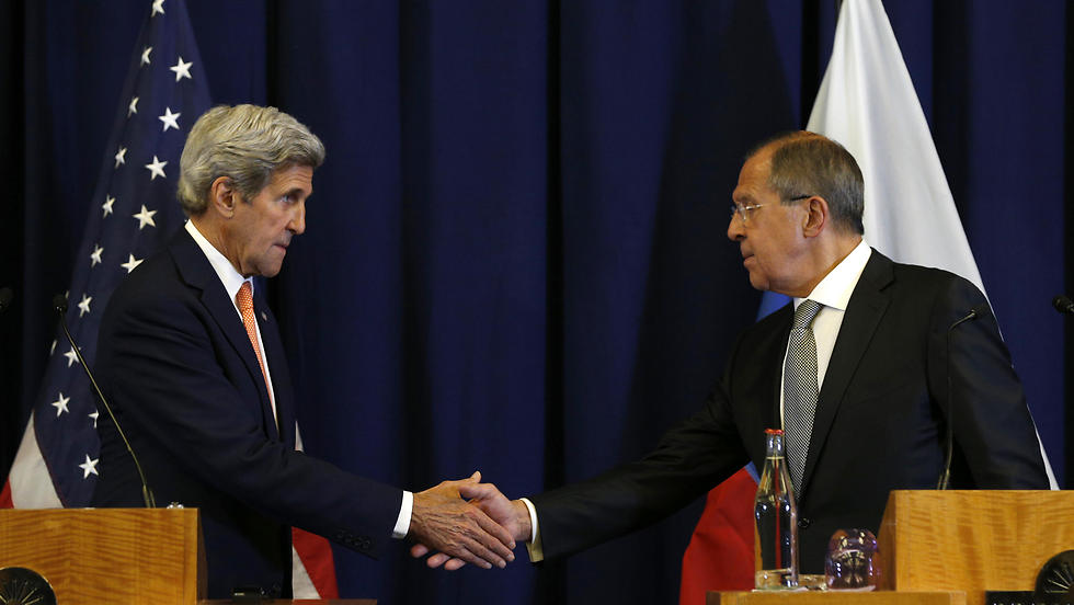 US Secretary of State John Kerry with Russian Foreign Minister Sergei Lavrov (Photo: AP)