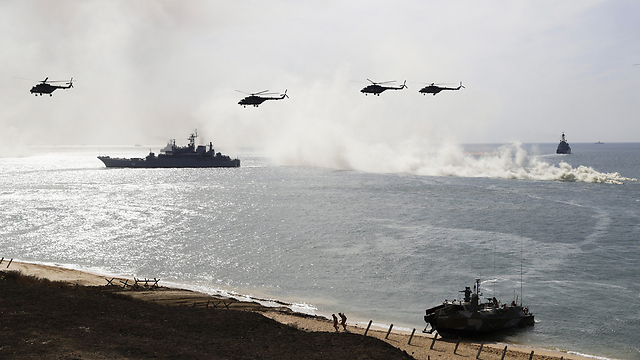 הצי הרוסי לחופי חצי האי קרים (צילום: AP) (צילום: AP)