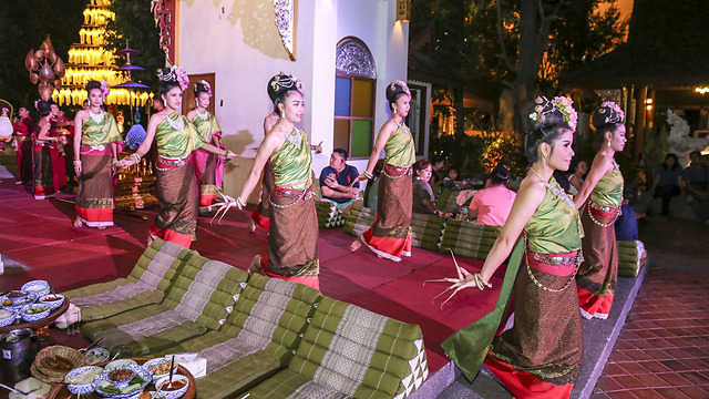 ארוחת ערב מסורתית ומופע פולקלור ב-Khum Khantoke  (צילום: גיא יחיאלי) (צילום: גיא יחיאלי)