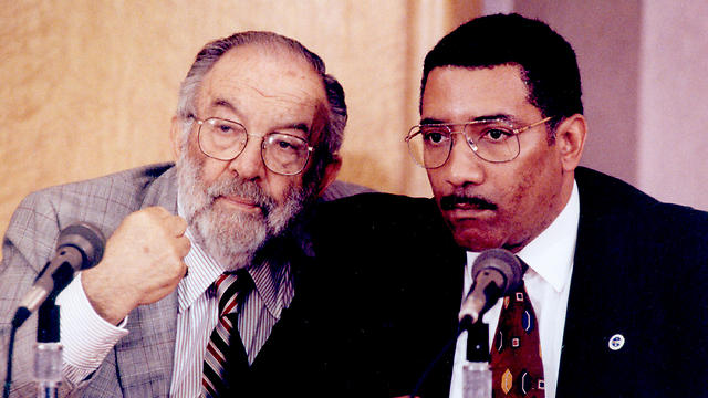 L to R: then-LA police commissioner Stanley Sheinbaum and LAPD chief Willie Williams (Photo: RBG)
