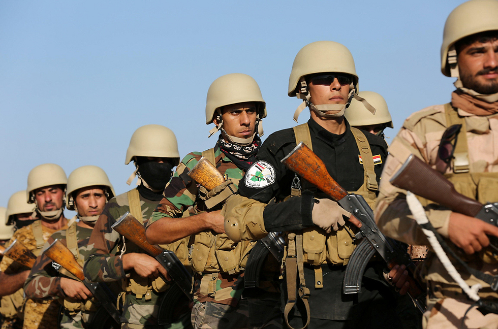 חיילים עיראקים מתאמנים באזור מוסול (צילום: רויטרס) (צילום: רויטרס)