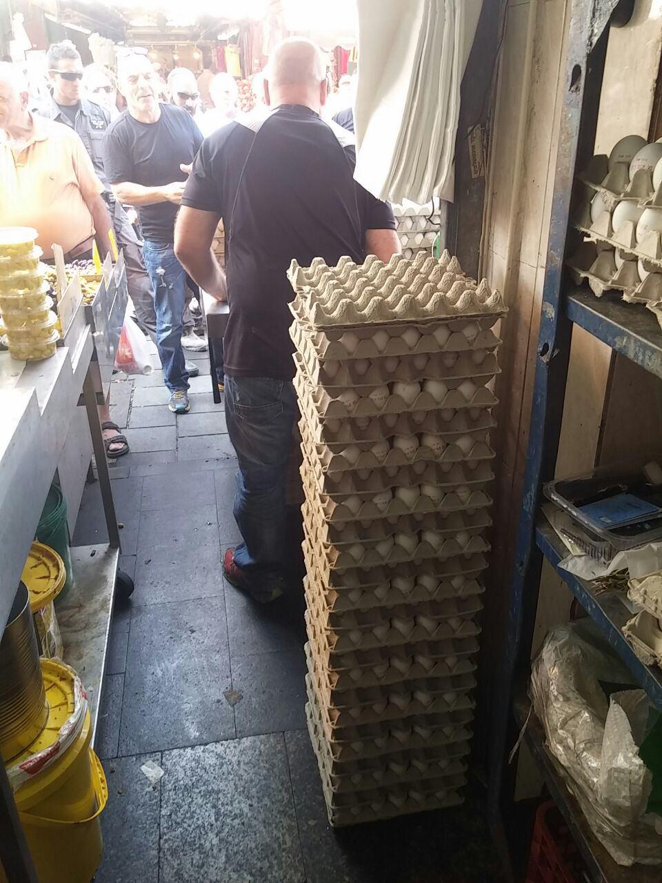 הביצים שנתפסו בשוק מחנה יהודה (צילום: המועצה לענף הלול) (צילום: המועצה לענף הלול)