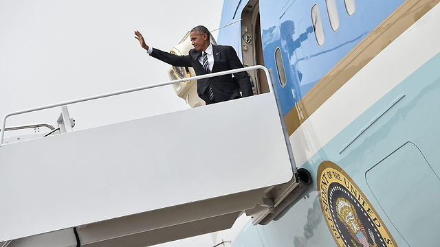 Obama boarding Air Force One on Thursday (Photo: AFP)