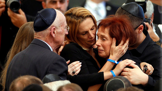 Peres's daughter, Dr. Tsvia Walden (Photo: Reuters)