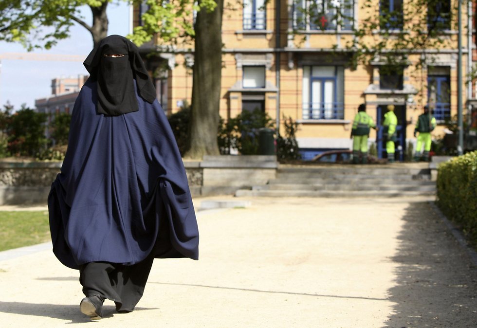 A woman wearing a burqa in Belgium (Photo: AP)
