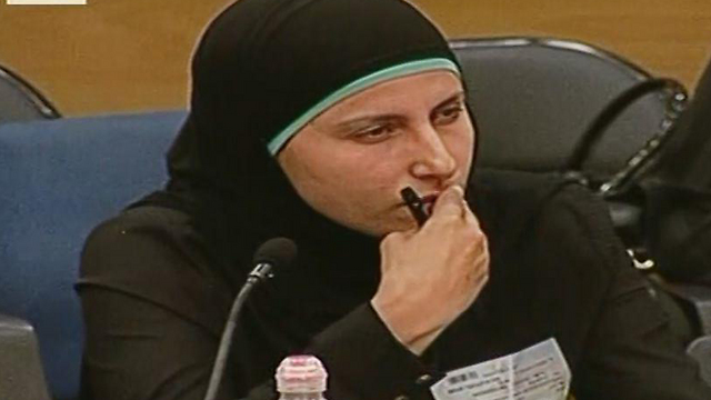אחותה של הנרצחת, שימאה ריפי (צילום: ערוץ הכנסת) (צילום: ערוץ הכנסת)