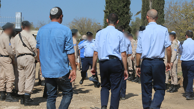Funeral attended by soldiers from the IAF (Photo: Zvika Tishler)