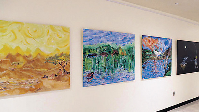 Hadar Goldin's paintings. Can't be avoided (Photo: Kobi Gideon, GPO)