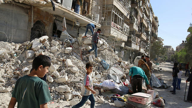Bomb-battered Aleppo (Photo: Reuters) 