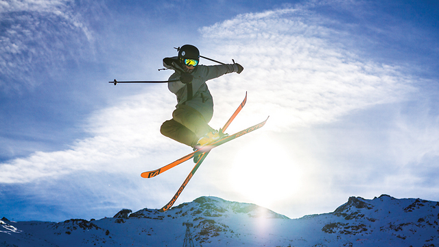60% מהגולשים בוחרים בסקי, אבל המונים מעדיפים סנובורד ()