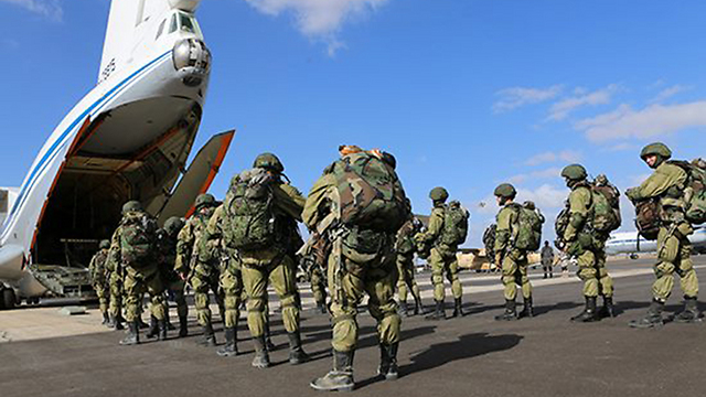Russian paratroopers boarding an Ilyushin II-76