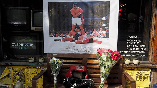 A New York memorial to the deceased boxer Muhammad Ali (Photo: EPA)