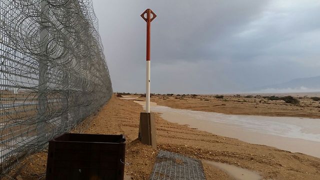 הגדר החדשה בגבול ירדן עמדה במבחן השיטפונות (צילום: מנהלת גבולות ותפר במשרד הביטחון) (צילום: מנהלת גבולות ותפר במשרד הביטחון)