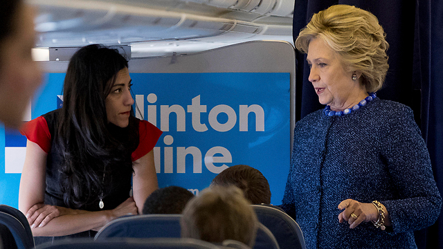 Clinton and Abedin. (Photo: AP) (Photo: AP)