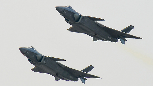 מטוסי חמקן סיניים (צילום: AP) (צילום: AP)
