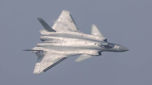 מטוס חמקן של חיל האוויר הסיני (צילום: רויטרס) (צילום: רויטרס)
