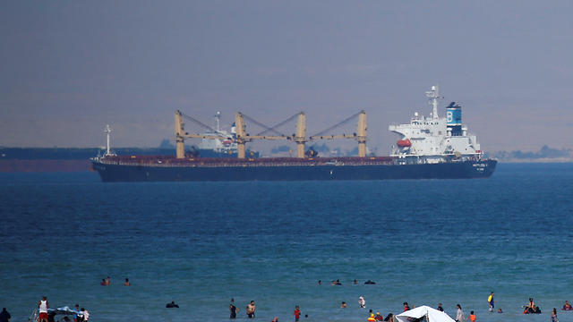 החות'ים בתימן עשויים לשגר טילים שיפגעו בספינות ישראליות בתעלת סואץ (צילום: רויטרס) (צילום: רויטרס)