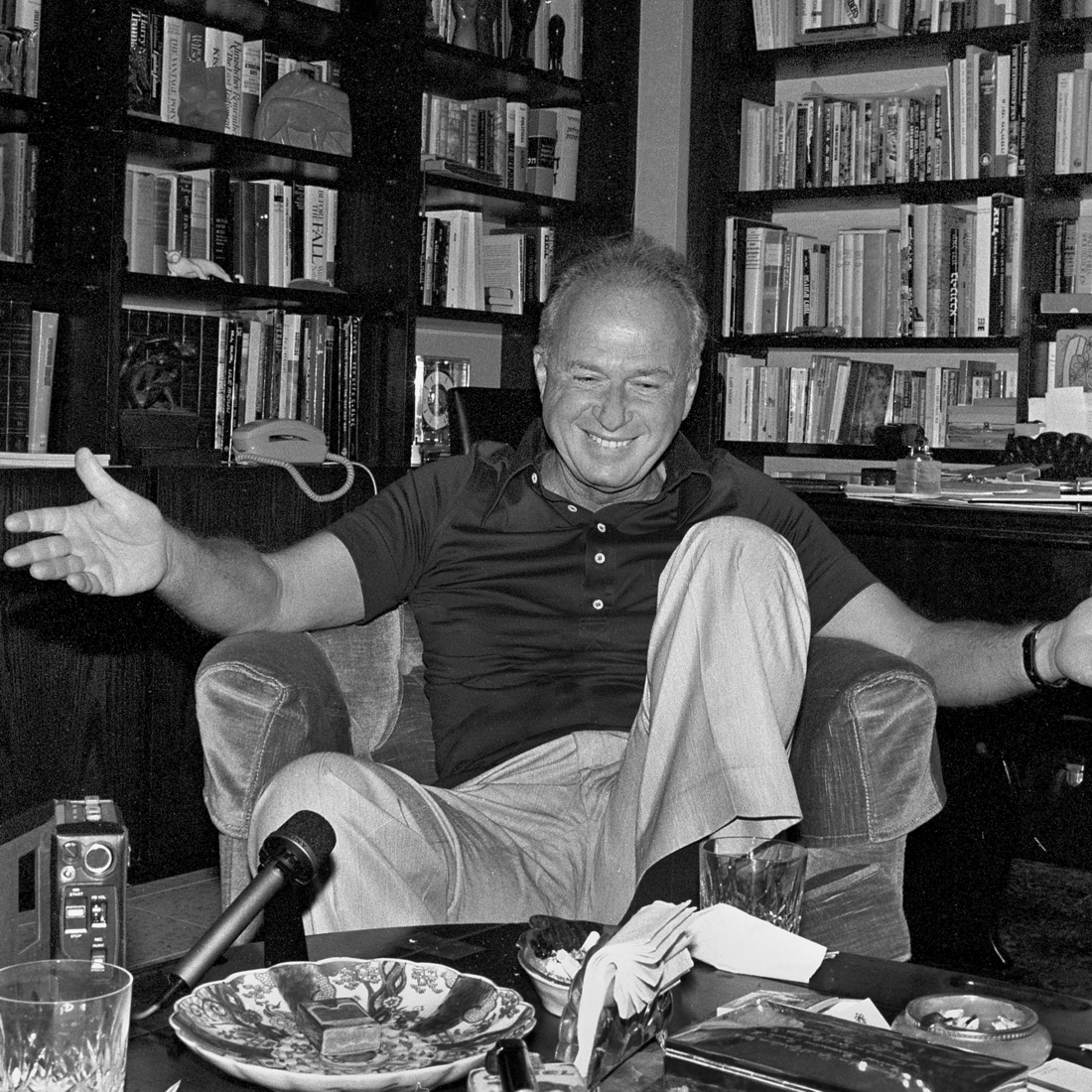 Rabin at his home in Ramat Aviv (Photo: David Rubinger)