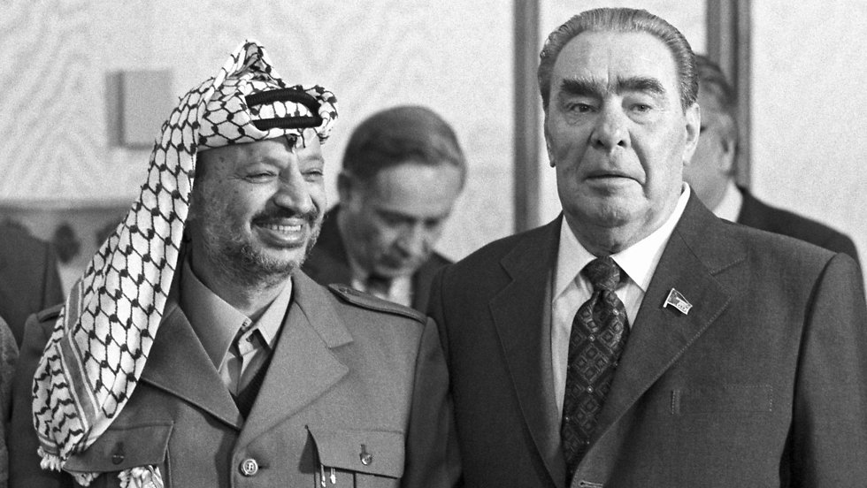 Palestinian leader Yasser Arafat with Soviet Union leader Leonid Brezhnev (Photo: AFP)