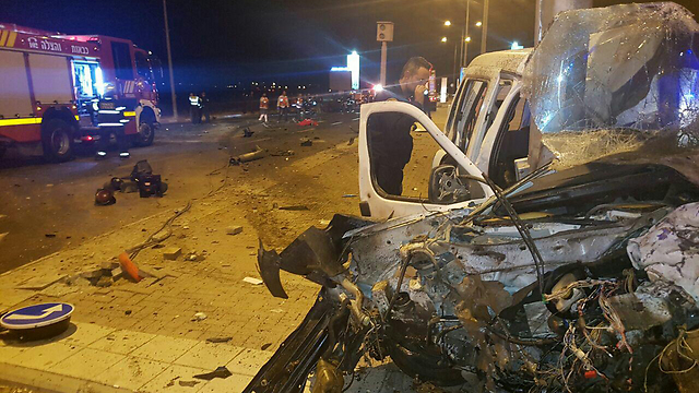 זירת התאונה בבאר שבע (צילוםף דוברות כבאות והצלה) (צילוםף דוברות כבאות והצלה)