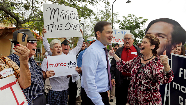 זוכה לתמיכה גדולה בקרב האמריקנים ממוצא קובני. הסנאטור הרפובליקני מרקו רוביו במחוז מיאמי-דייד (צילום: AP) (צילום: AP)