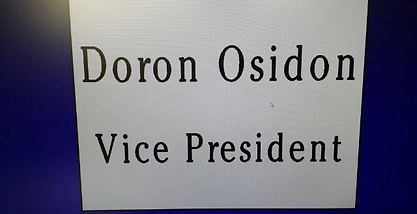 השלט שנתלה במשרדי הפועל חיפה עם שמו של אוסידון (צילום: פרטי)