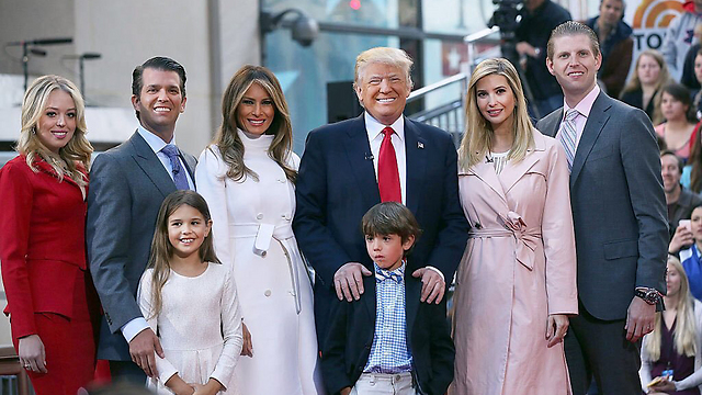 דונלד טראמפ ומשפחתו  ()